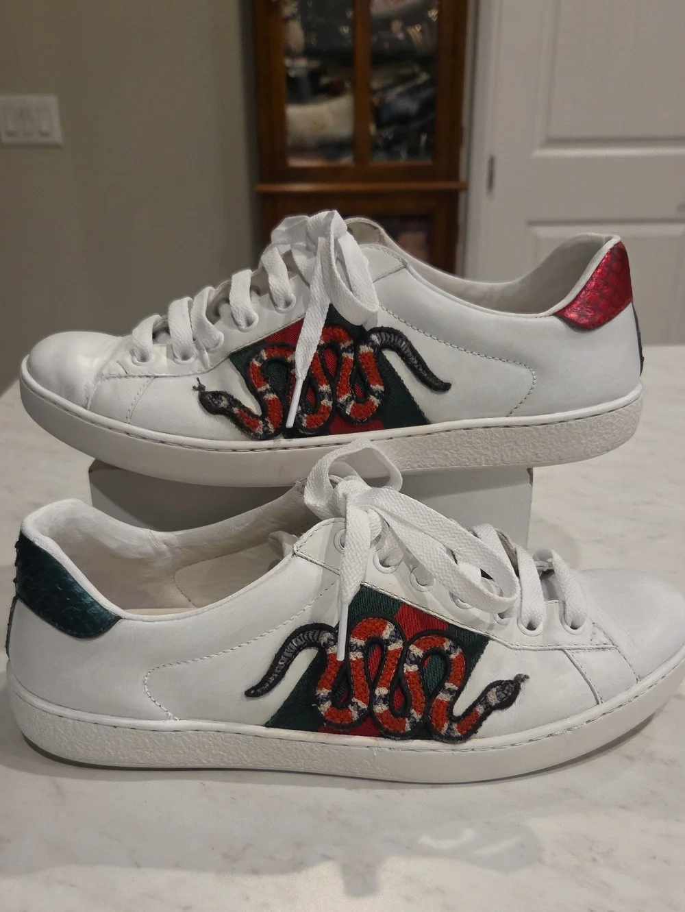 Gucci Men White Leather Sneakers with Red & Green Snake Motif Size 5 1/2